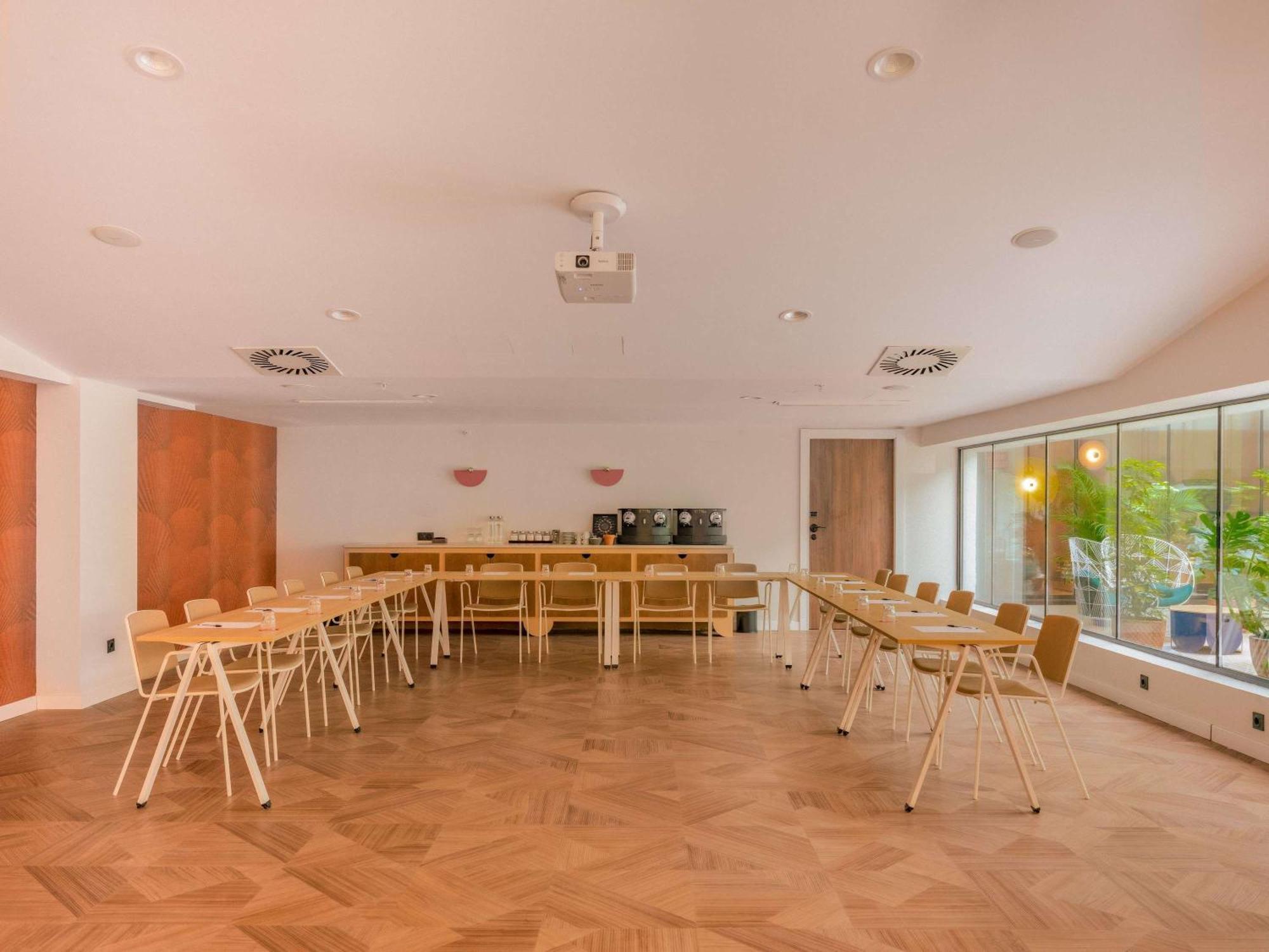 Ibis Styles Sevilla City Santa Justa 외부 사진